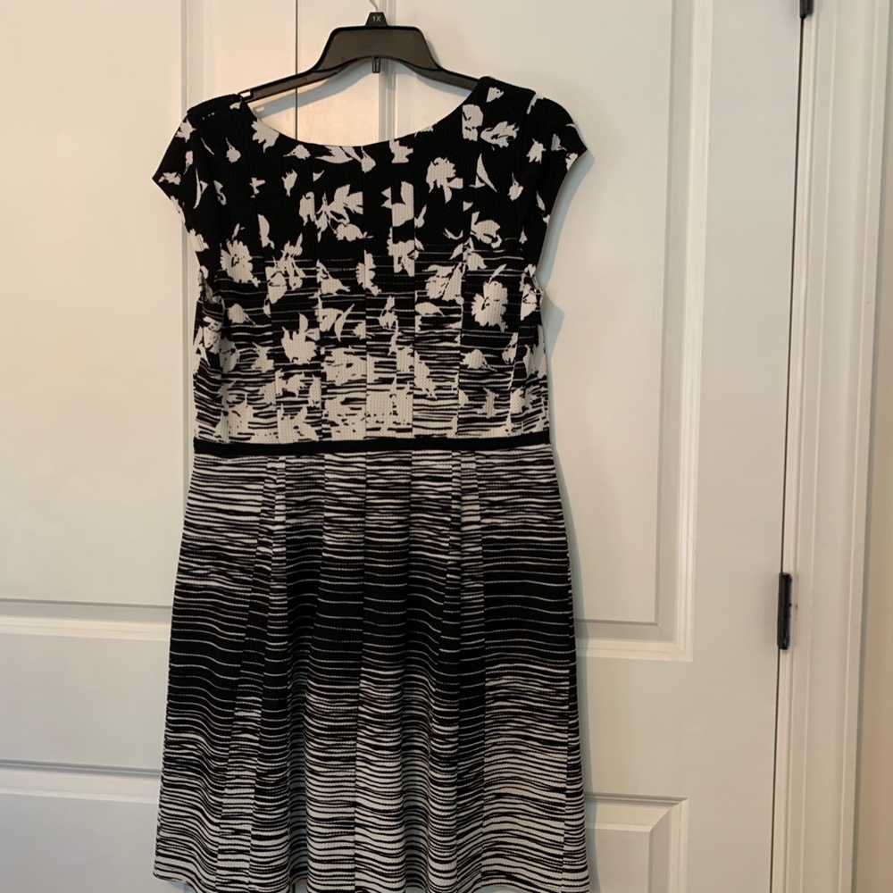 Elle Floral Stretch Dress